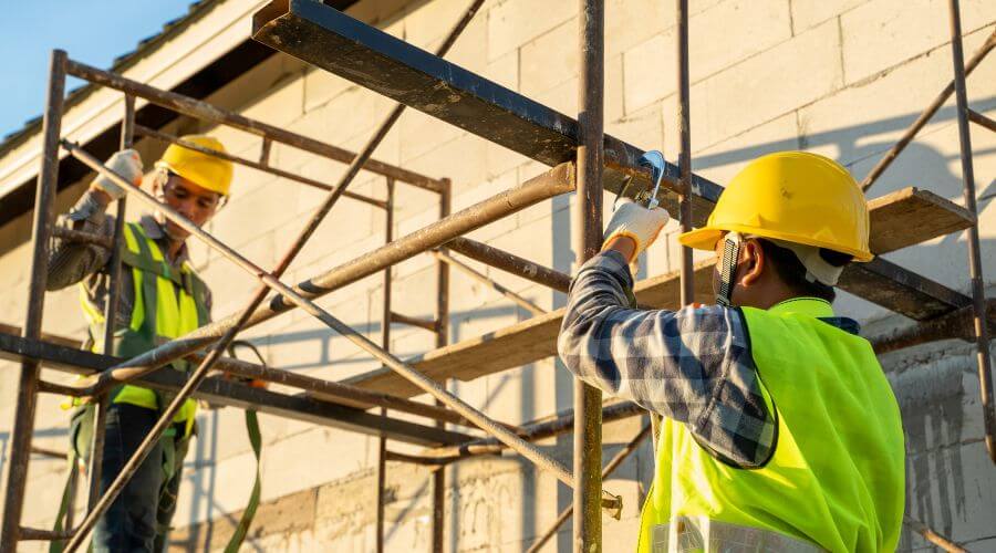 Professional gutter cleaning in Ehrenberg, AZ